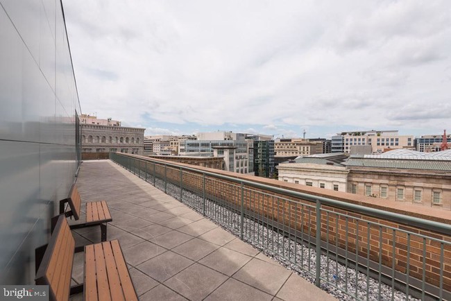 Building Photo - 515 9th St NW
