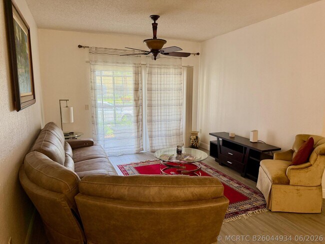 Building Photo - 3018 Alcazar Pl