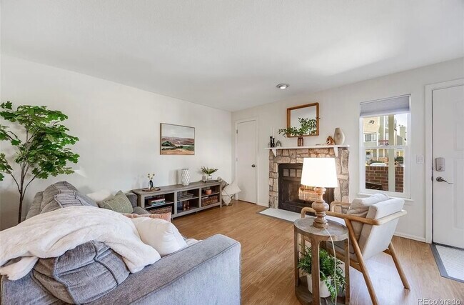 Foto del edificio - 942 S Dearborn Way