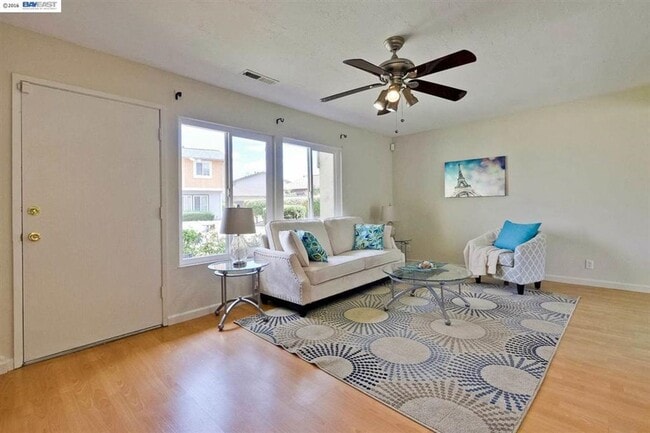 Building Photo - COMING SOON! | $2,890 / 3 BR - GORGEOUS TOWN HOME IN NORTHGATE AREA OF FREMONT!