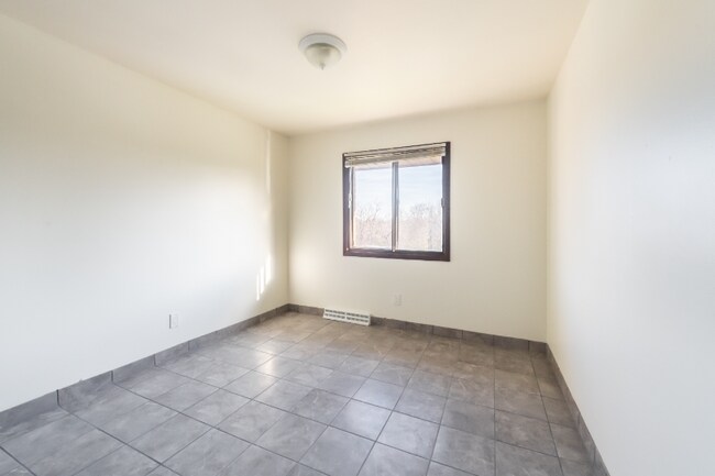 Foto del edificio - 7512 N Granville Rd