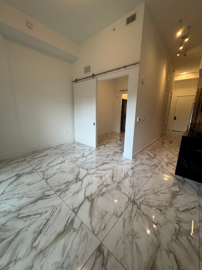 Foto del edificio - 403 NE 28th St
