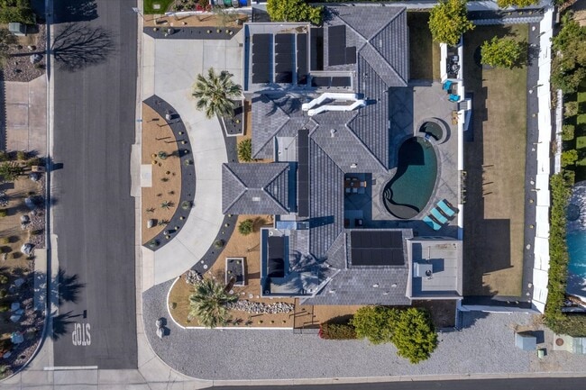 Building Photo - 72992 Bel Air Rd