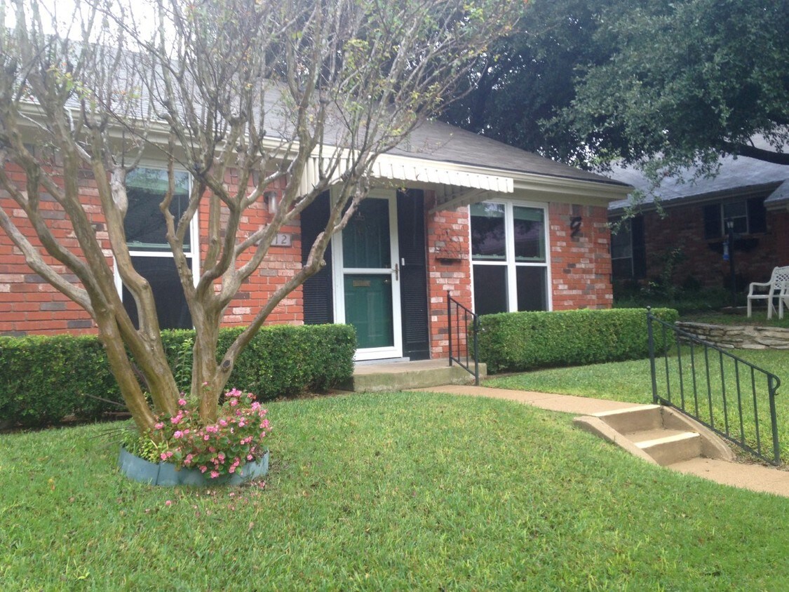 5212 Lake Shore Dr, Waco, TX 76710 Townhome Rentals in Waco TX