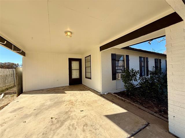 Foto del edificio - 2112 Tanglewood St