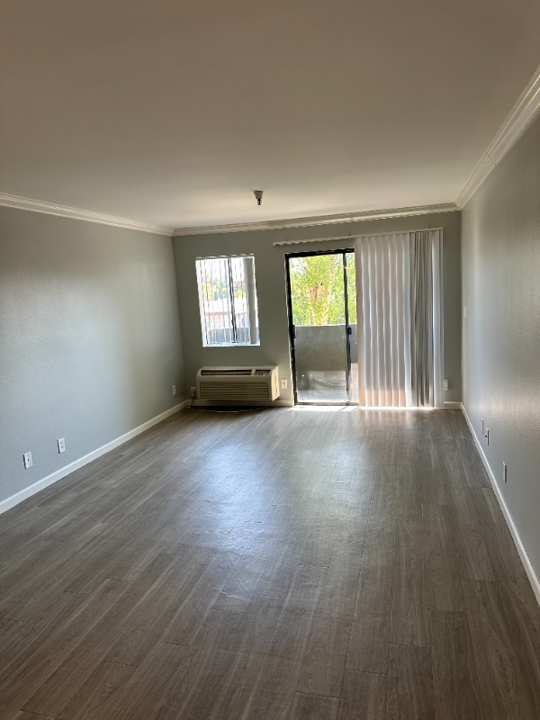 Foto del edificio - 5811 Tujunga Ave