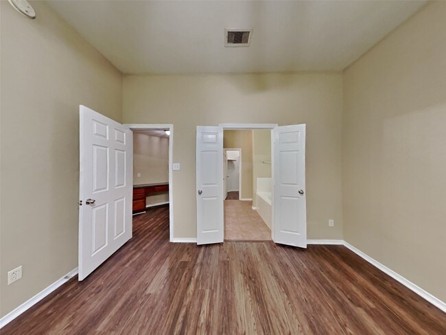 Foto del edificio - 113 N Heritage Oaks Dr