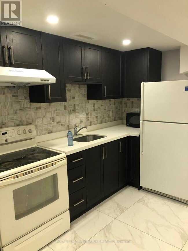 Building Photo - 57 McCrimmon Dr