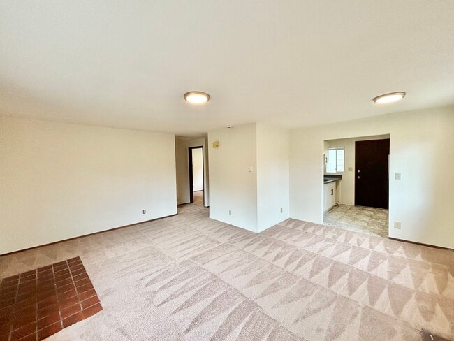 Building Photo - 4061 28th Ave SW