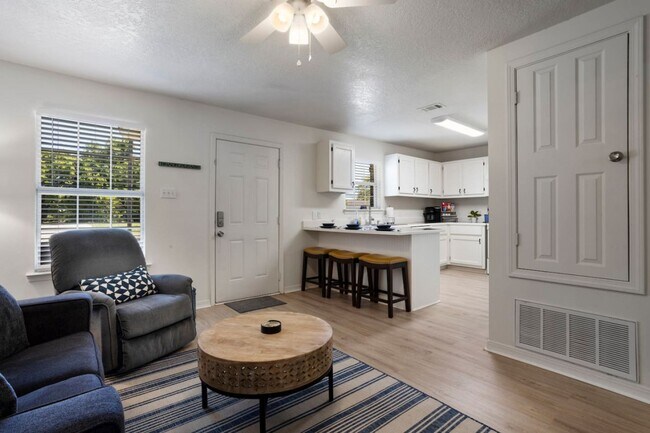 Foto del edificio - Furnished Duplex