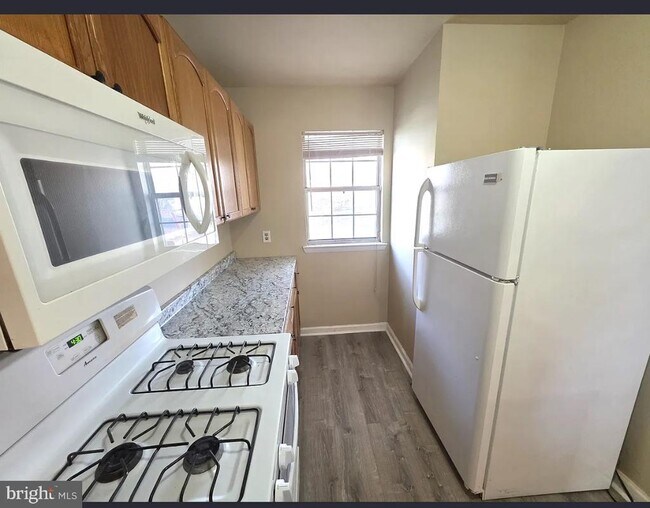 Foto del edificio - 525 Blackbird Dr