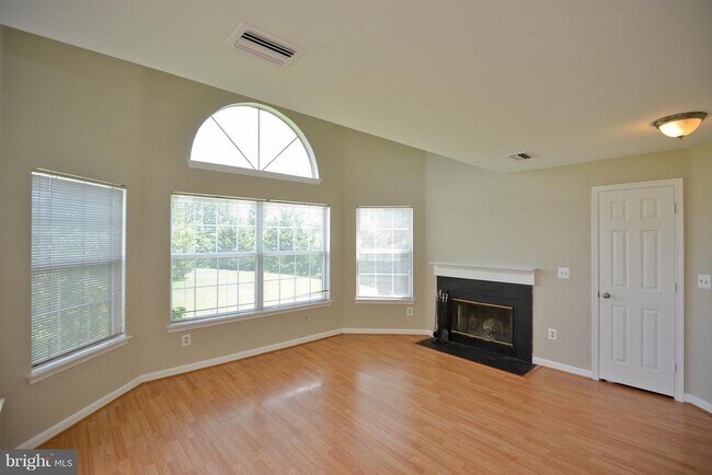 Building Photo - 5605 Willoughby Newton Dr