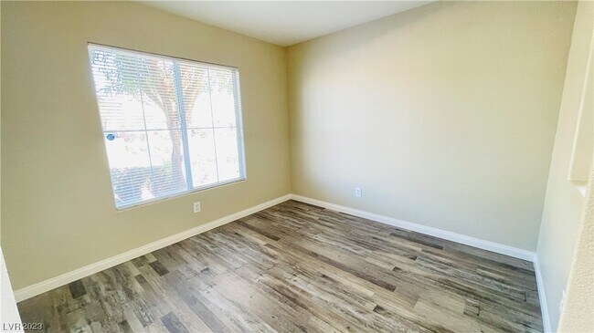 Building Photo - 5783 Sol Vista Ave