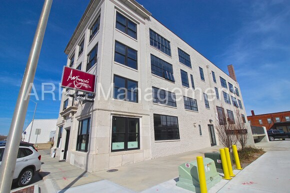 Building Photo - 1515 Genessee St
