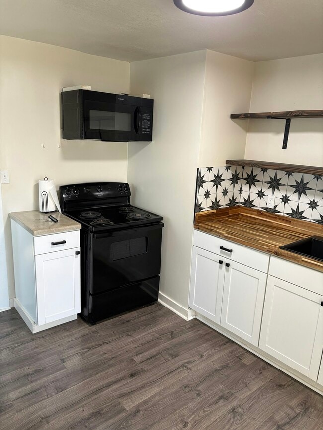 Foto del edificio - 1304 E Lincoln Ave