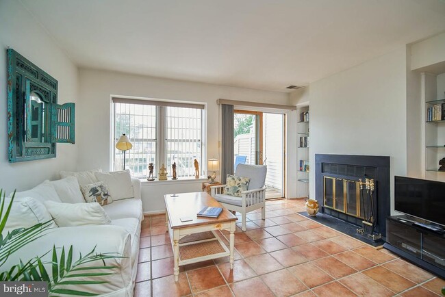 Foto del edificio - 3361 Lakeside View Dr
