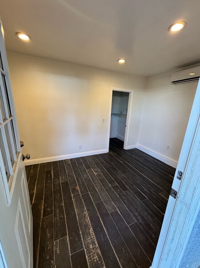Área de estar - 6929 Oakdale Ave
