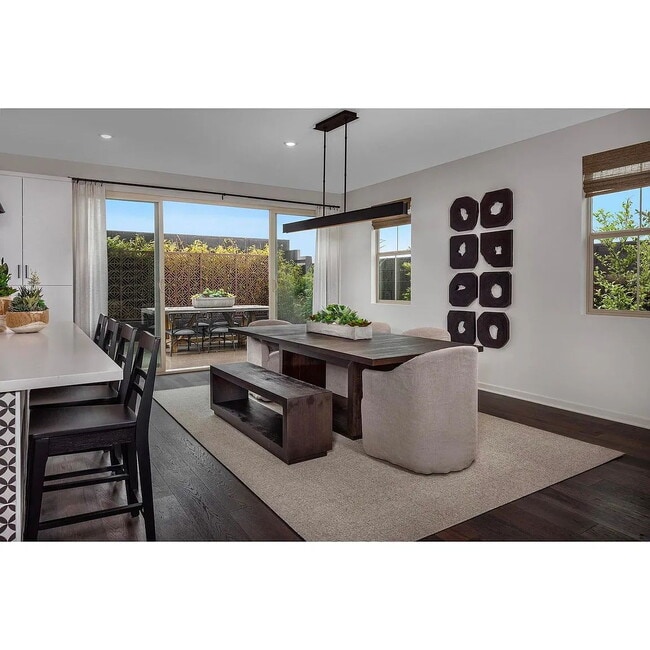Foto del edificio - PRICE REDUCED! "Spacious 4-Bedroom Home with 3 Full Baths in Narra Hills Gated Community (Fontana...