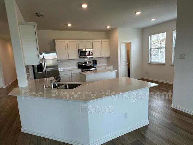 Foto del edificio - 239 Jenkinson Dr