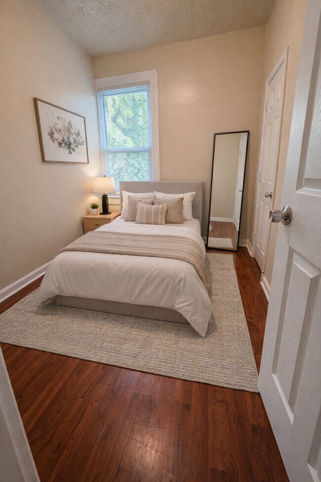 Foto del edificio - 1106 Queen St NE