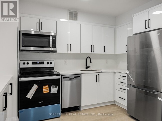 Building Photo - 377 Ridelle Ave