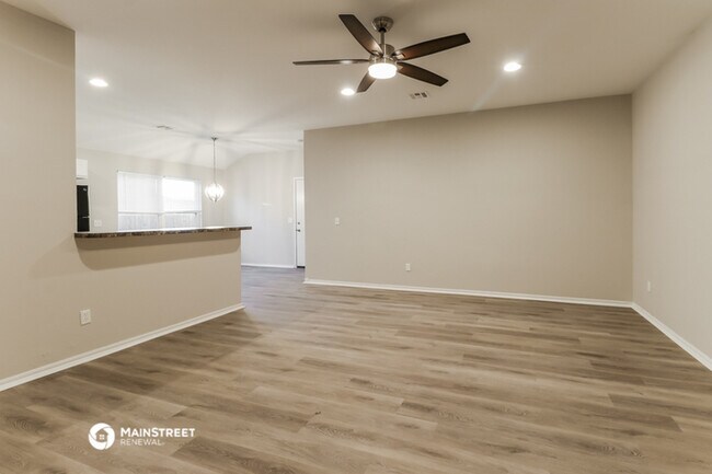 Foto del edificio - 4317 Windgate W Rd