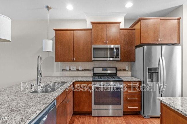 Building Photo - 126 Churment Ct