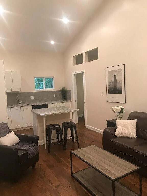 Foto del edificio - 406 Willard St