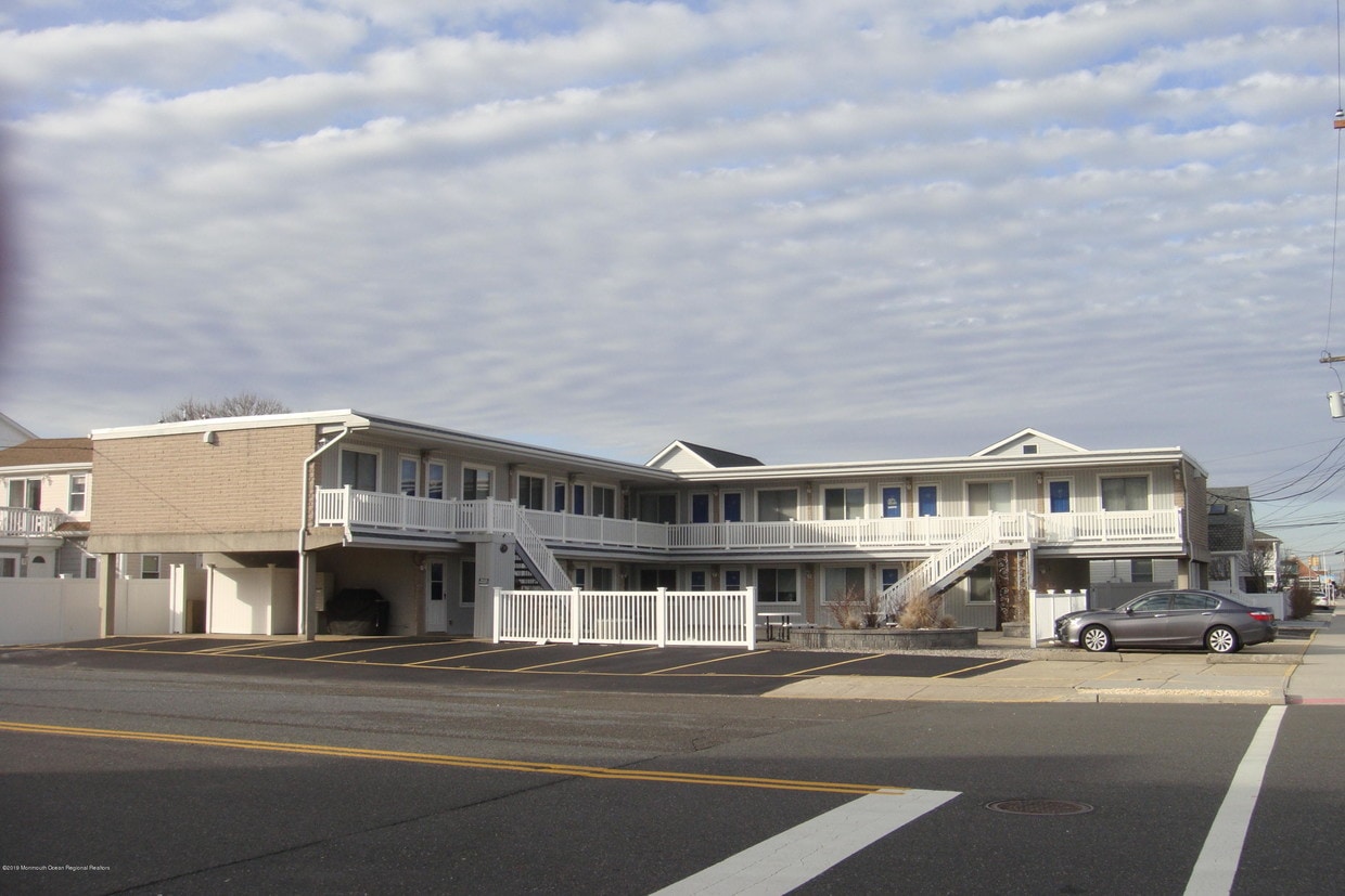 2304 Grand Central Ave, Lavallette, NJ 08735 Condo for Rent in