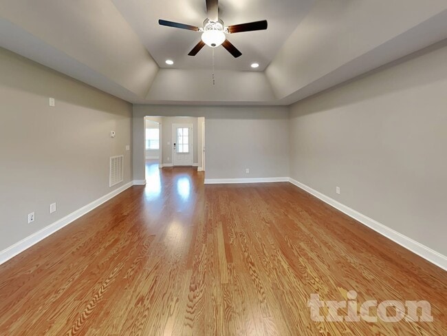 Building Photo - 1021 Laurelwood Dr