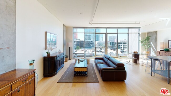 Foto del edificio - 1100 S Hope St