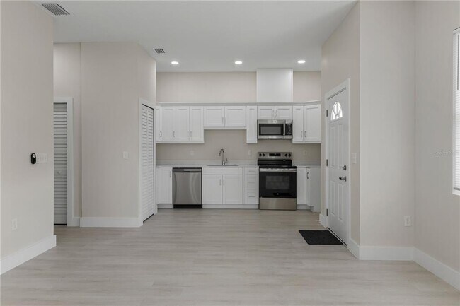 Foto del edificio - 6974 BELLTREE Ct
