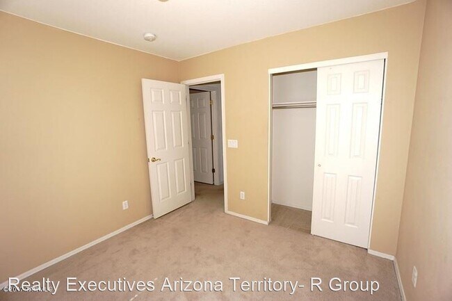Building Photo - 3 br, 2.5 bath House - 4192 E. Boulder Spr...