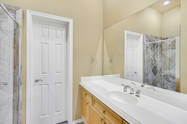 Foto del edificio - 2918 Ranch Rd 620 N