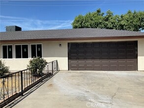 Building Photo - 875 Ponderosa Dr