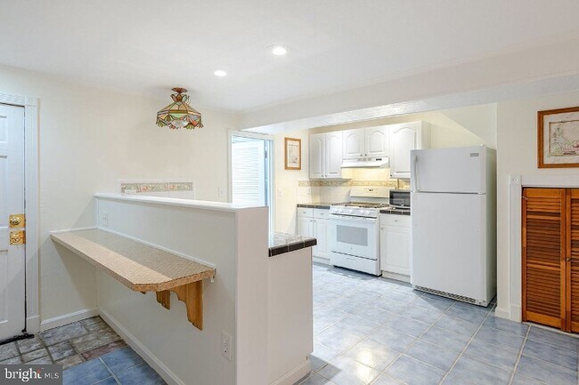 Foto del edificio - 3155 Adams Mill Rd NW