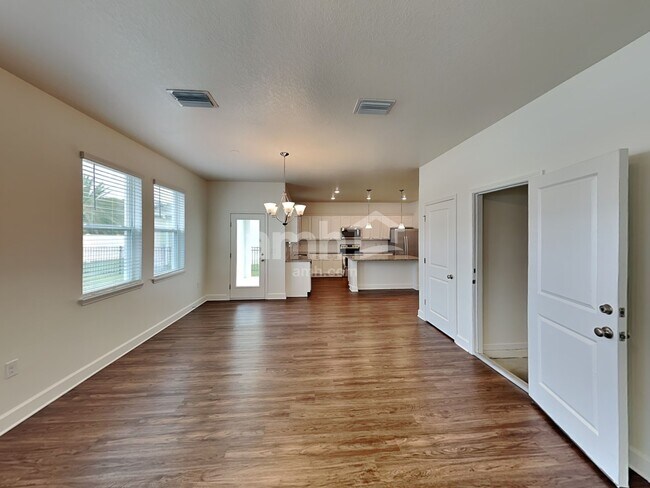 Foto del edificio - 315 Pine Terrace Dr