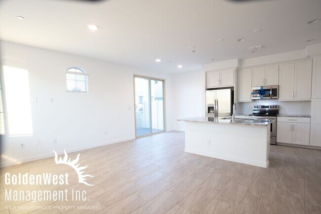 Building Photo - Newly Built Condo 3 Bedroom 2.5