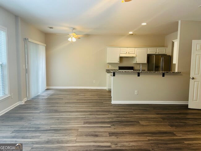 Building Photo - 4192 Royal Regency Cir