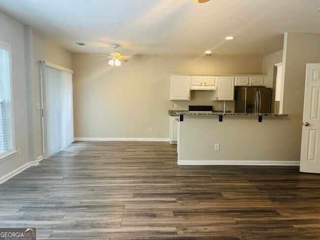 Foto del edificio - 4192 Royal Regency Cir