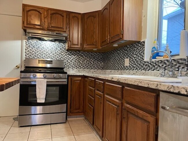 Foto del edificio - 1249 Vestal Ave