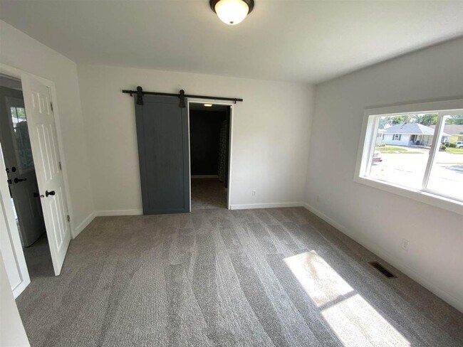 Foto del edificio - 3 Bedroom 2 bath