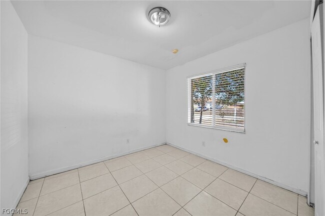 Building Photo - 4549 22nd St SW