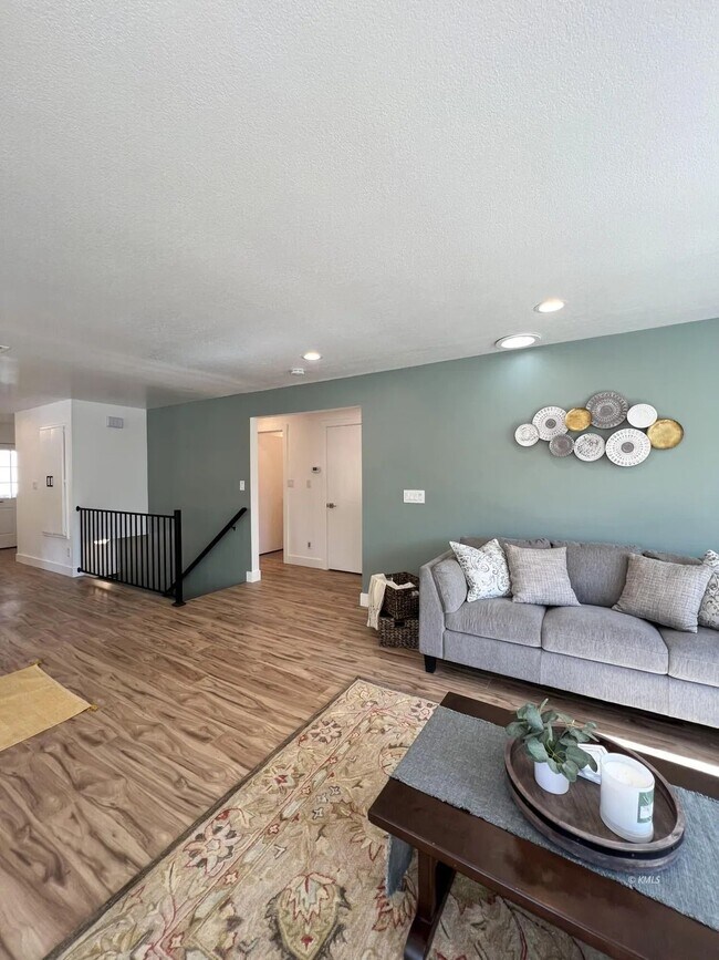 Building Photo - 324 Vermillion Cir