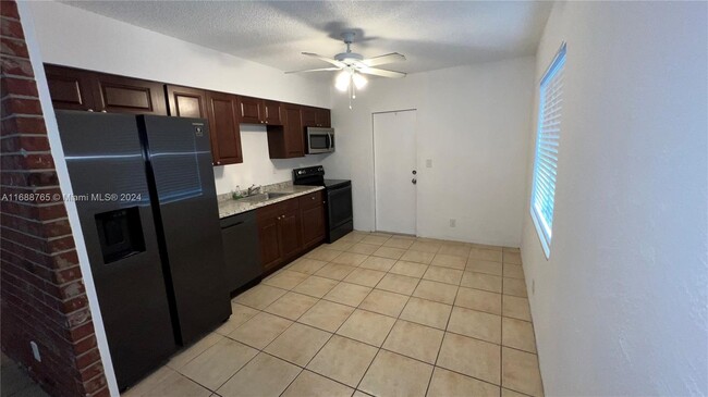 Foto del edificio - 6021 SW 36th Ct