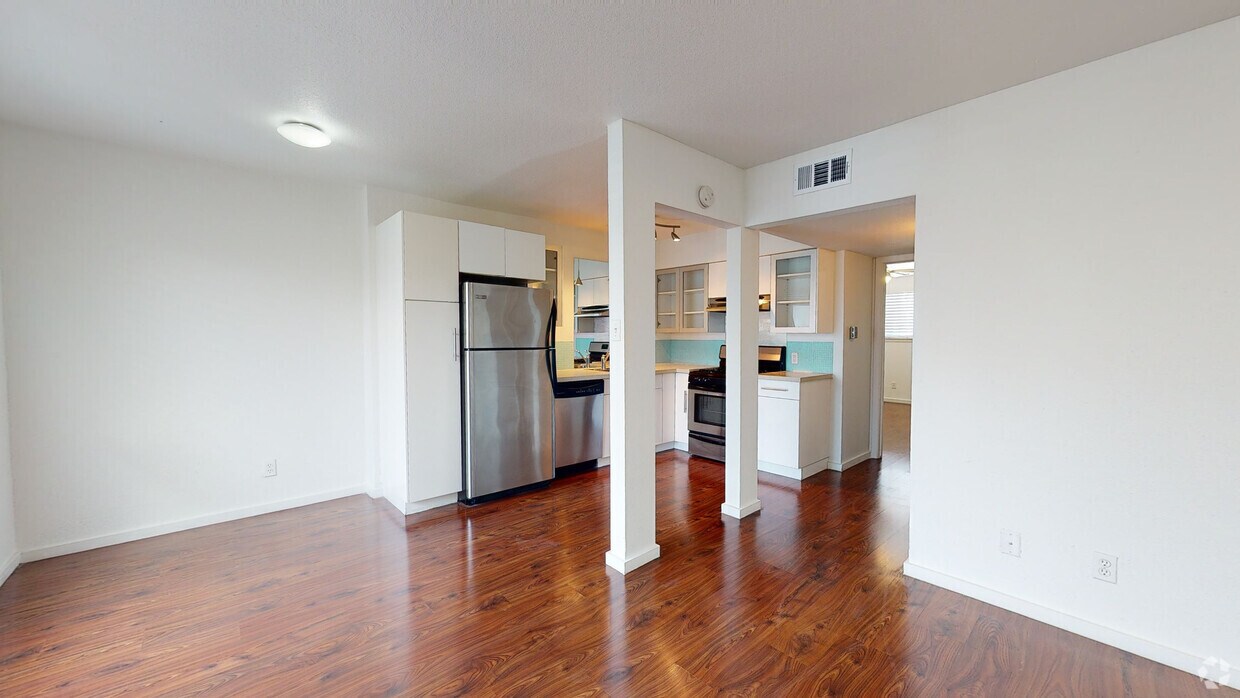 Primary Photo - The Yellowstone Apartments