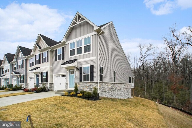 Foto del edificio - 8901 Blackthorne Pl