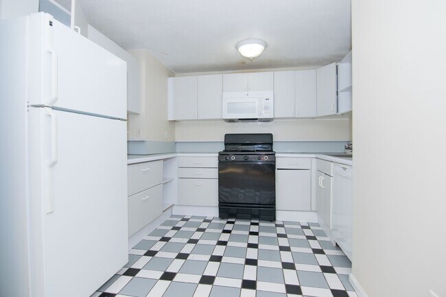 Foto del edificio - 9/1 Highly desirable Glenville Ave Townhouse, 5BR/3BA!