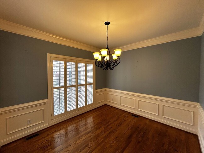 Foto del edificio - T.R. Lawing Realty Property