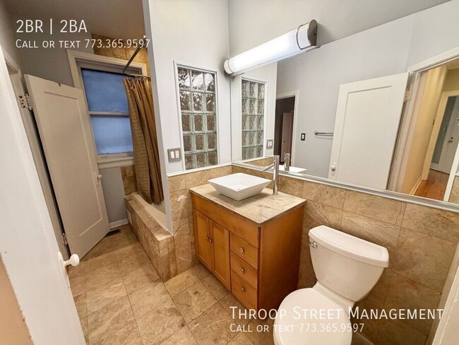 Building Photo - 5228 S Ingleside Ave